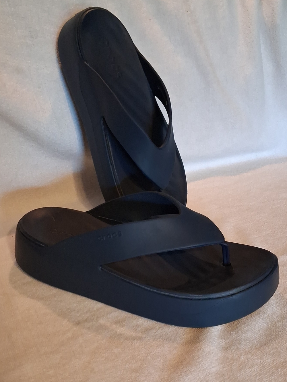 CROCS Blue Platform Thong Sandals Size 9